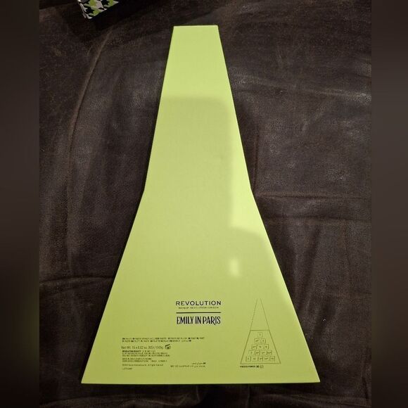 Revolution X Emily In Paris CITY of LOVE Eye Palette - Picture 8 of 8